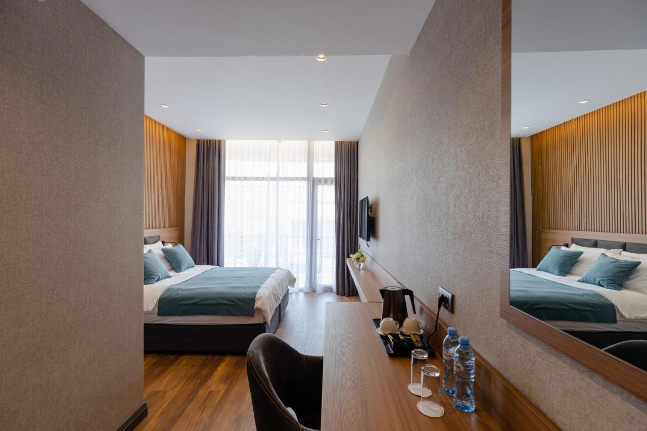 Hotel Monarch Батуми Екстериор снимка