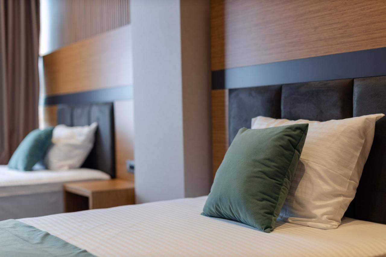 Hotel Monarch Батуми Екстериор снимка