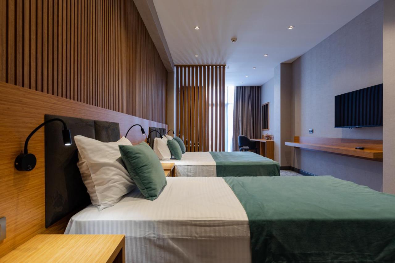 Hotel Monarch Батуми Екстериор снимка