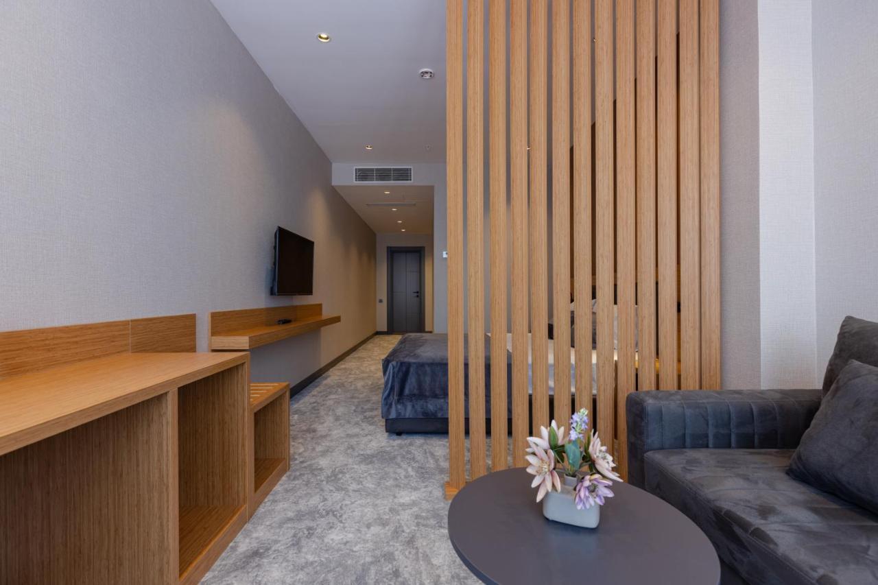 Hotel Monarch Батуми Екстериор снимка