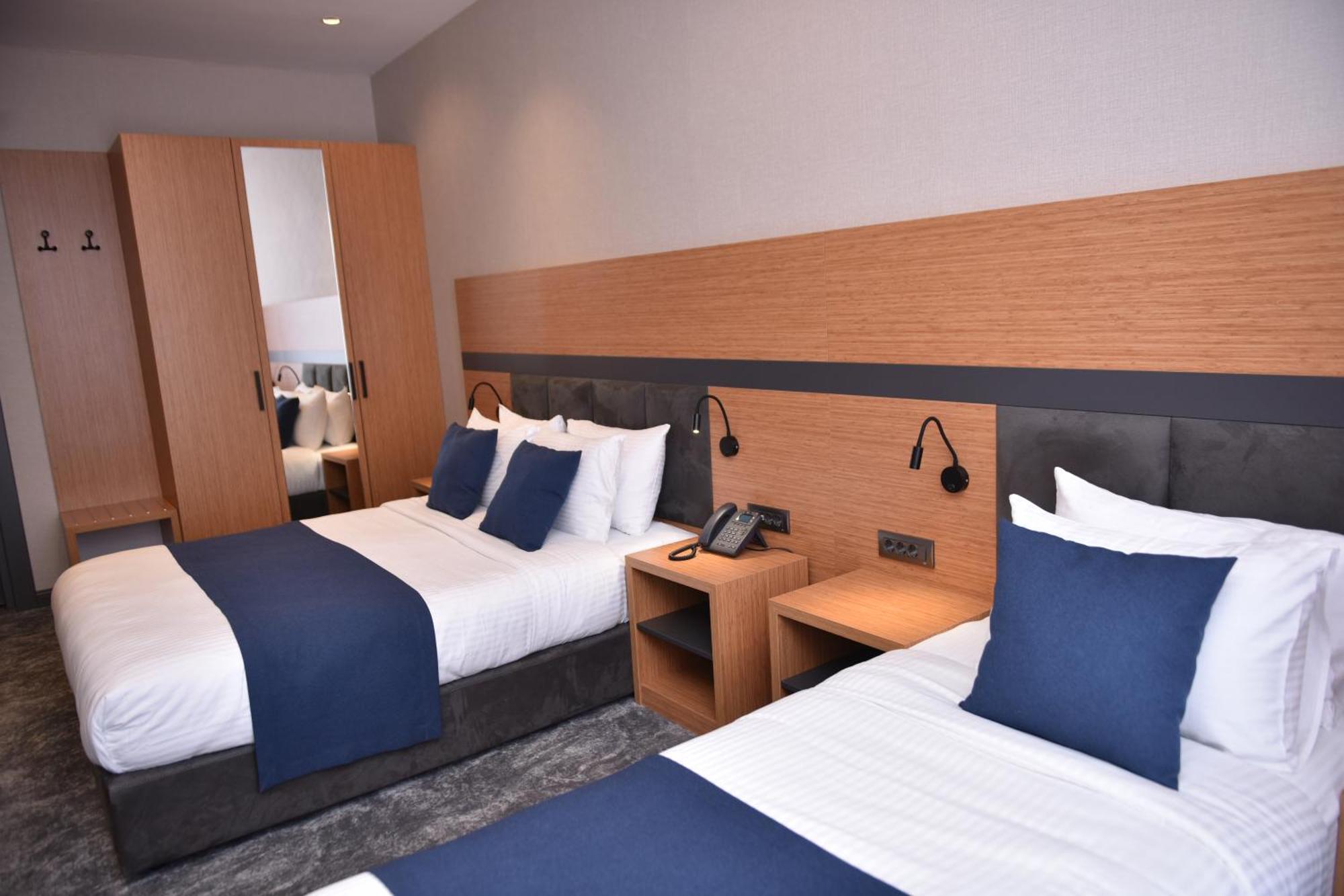 Hotel Monarch Батуми Екстериор снимка