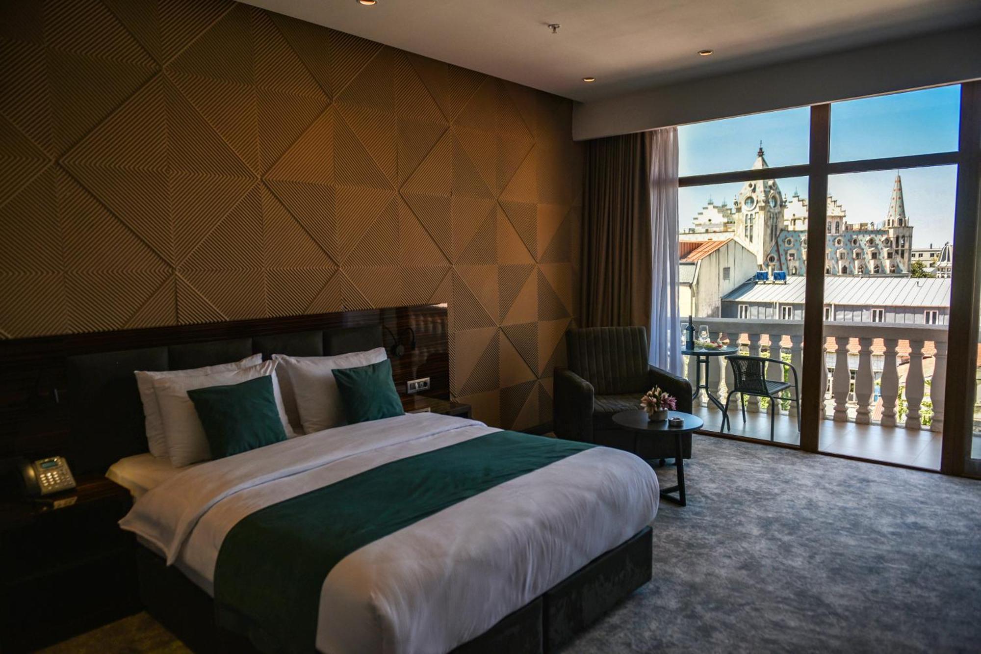 Hotel Monarch Батуми Екстериор снимка